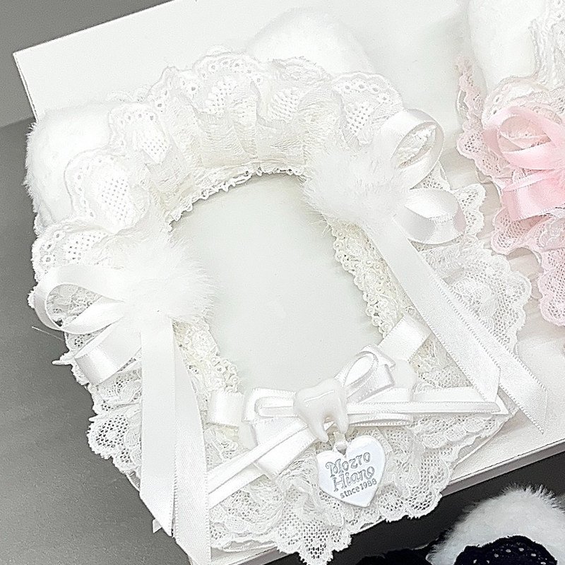 Ita Bag Photocard Sleeve Black White Lace Ruffle Gothic Frame