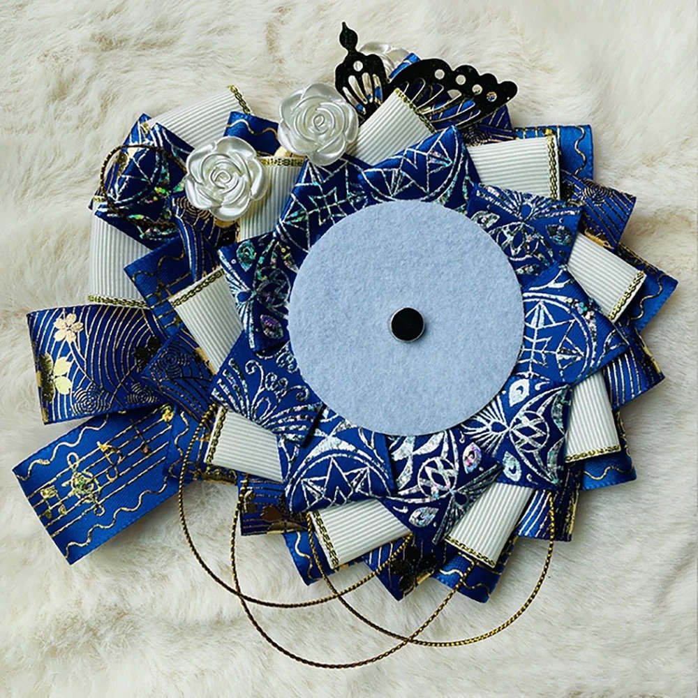 Subverting Convention with Dual-Character Aesthetics: A Blue Lock Handmade Ita Board Breakdown