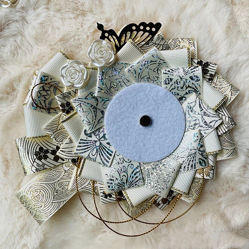Subverting Convention with Dual-Character Aesthetics: A Blue Lock Handmade Ita Board Breakdown